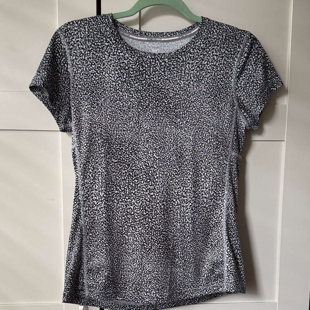 NIKE Running Tee